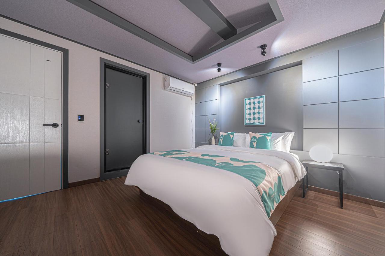 By Ths Valentine Hotel Incheon Siheung Εξωτερικό φωτογραφία